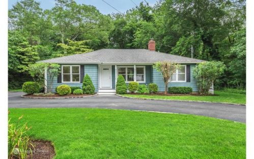 135 Vanderbilt Blvd, Oakdale, NY 11769-2034