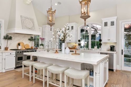 8 Rockshore Blf, Newport Beach CA  92657-2131 exterior