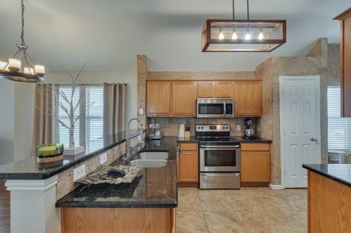 9833 Cedarcrest Dr, Aubrey TX  76227-5413 exterior