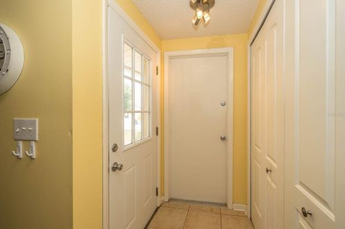 1562 Twin Palms Loop, Lutz FL  33559-6763 exterior