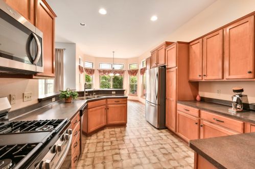 1730 Hunter Rd, Waukesha WI  53189-8233 exterior