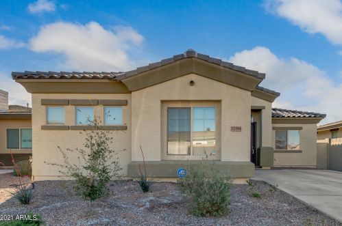 17594 Rosa Dr, Maricopa, AZ 85138-1840