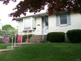 1069 Detweiler Ave, Hellertown, PA 18055-1632