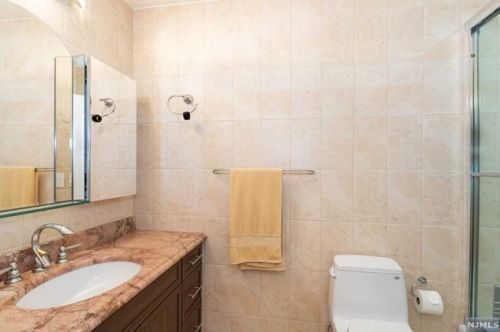 134 Demarest Ln, Montvale NJ  07645-2341 exterior