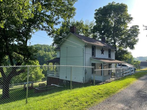223 Lenkey Rd, Vanderbilt, PA 15486-1185