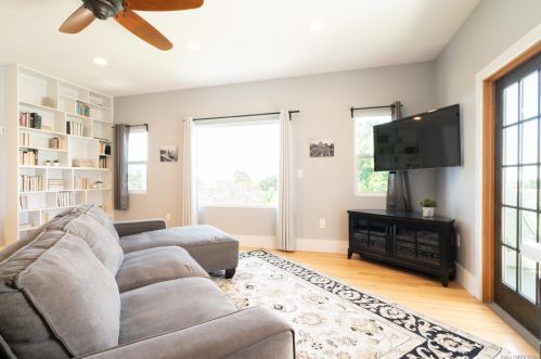 1558 Burton St, San Diego CA 92111-7044 exterior