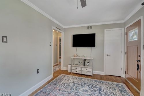 113 Santa Fe Trl, Hopatcong NJ  07843-1247 exterior