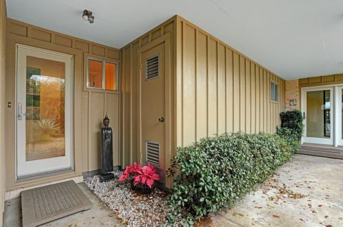 319 Barracuda Ave, Galveston TX 77550-3224 exterior