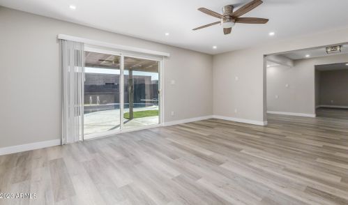 7332 17 Ave, Phoenix AZ 85085-6300 exterior