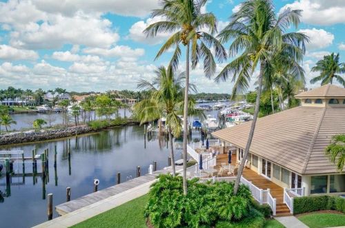 837 Oak Harbour Dr, West Palm Beach, FL 33408-2171