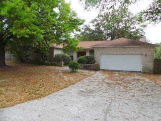 5830 Roble Loma Dr, Pensacola, FL 32526-2217