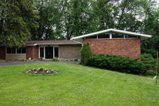 3210 Five Oaks Pl, Louisville, KY 40207-4306