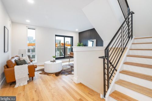 1108 3rd St, Philadelphia PA  19147-0053 exterior