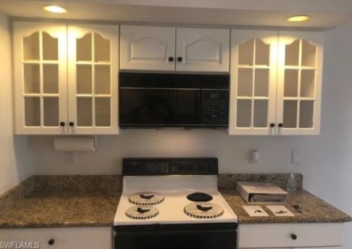 904 Belville Blvd, Naples FL  34104-6566 exterior