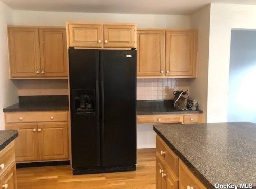 4 Miller Farms Dr, Miller Place NY  11764-2437 exterior