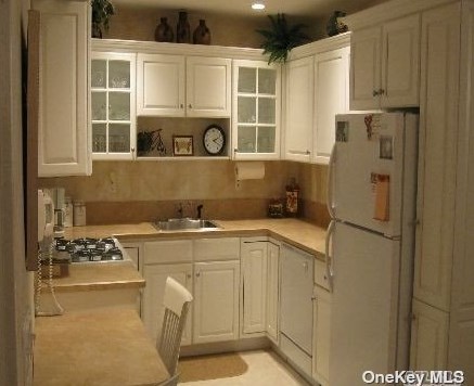 938 Madeira Blvd, Huntington Station, NY 11747-5290