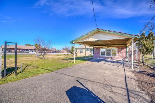 6720 34th St, North Highlands, CA 95660-3104