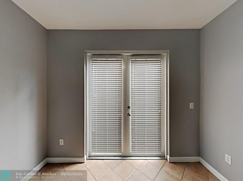 713 107th Ave, Hollywood FL  33025-6921 exterior