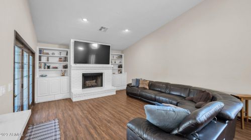 16012 10th St, Phoenix AZ  85022-3100 exterior