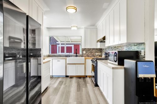 8556 Rosada Way, El Cajon CA  92021-2160 exterior