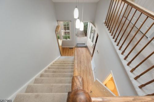 2 Stone Edge Rd, Bedminster NJ  07921-1657 exterior