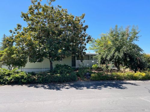 93 Sequoia Cir, Santa Rosa, CA 95401-4997