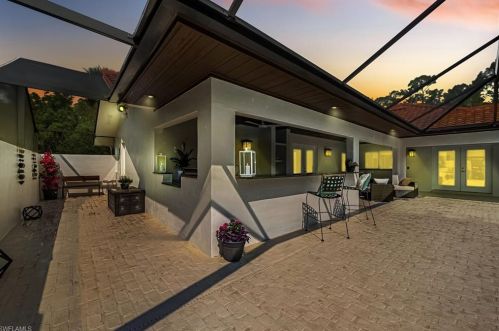 2500 County Barn Rd, Naples FL  34112-7416 exterior