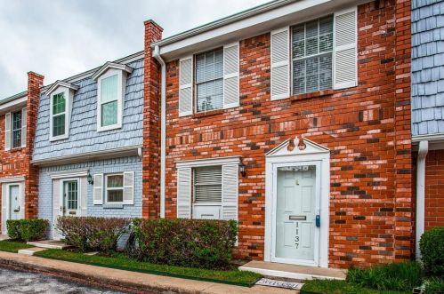 1137 Roaring Springs Rd, Fort Worth, TX 76114-4486