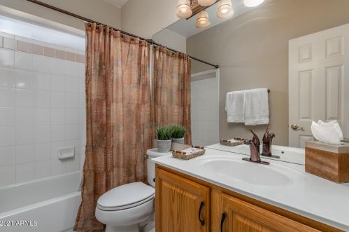 15601 11 Ave, Phoenix AZ 85021-4407 exterior