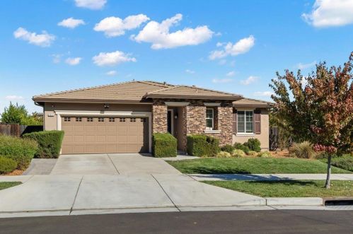 1511 Longmeadow Ct, Gilroy, CA 95020-7785