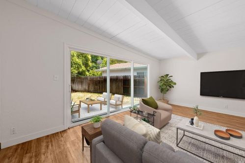 349 Plum St, Vacaville CA  exterior