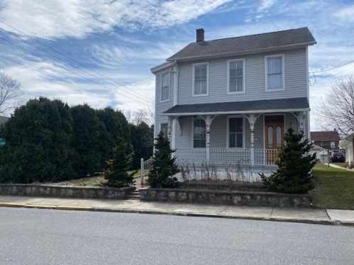 4 3rd St, Ironton, PA 18037-1502