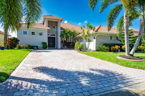 449 Dover Ct, Fort Pierce, FL 34983-3413