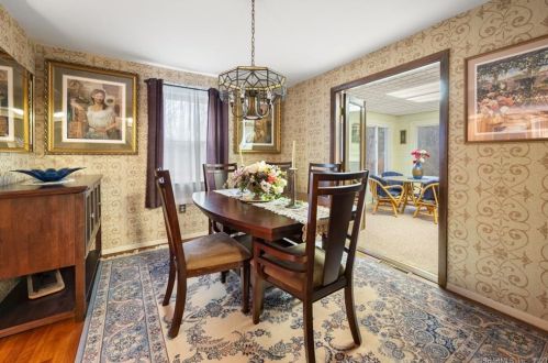 10 Lee Dr, Lyme CT  06371-2111 exterior