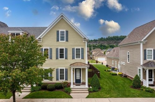 219 3rd St, Oakmont, PA 15139-2173
