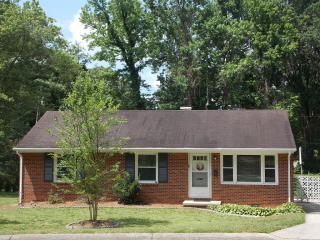 2703 Evergreen Dr, Greensboro, NC 27408-3213