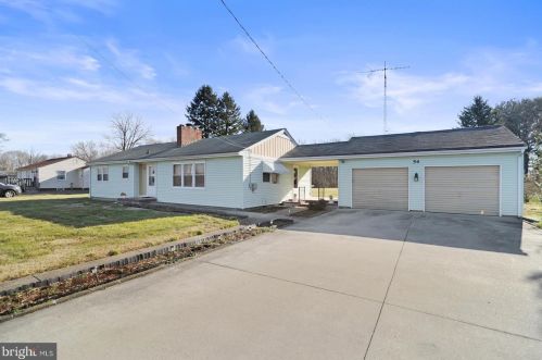 54 Fast Landing Rd, Dover, DE 19901-2701