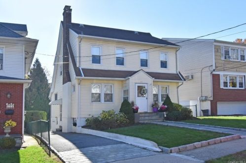 14 Island View Pl, New Rochelle, NY 10801-7513