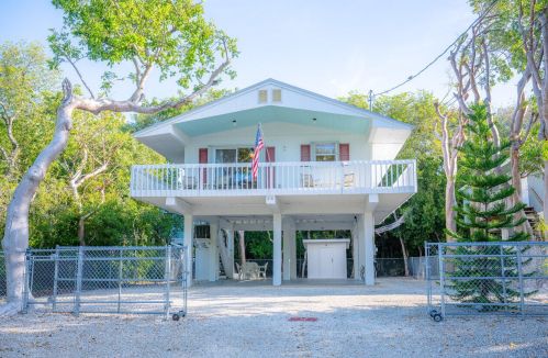318 Bay View Ave, Key Largo, FL 33037-2027