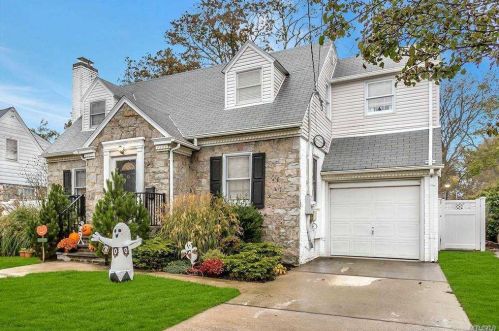 10 Gunther Pl, North Bellmore, NY 11710-3234