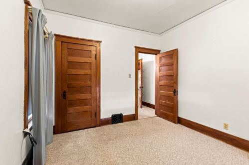 3013 Bartlett Ave, Milwaukee WI 53211-3215 exterior