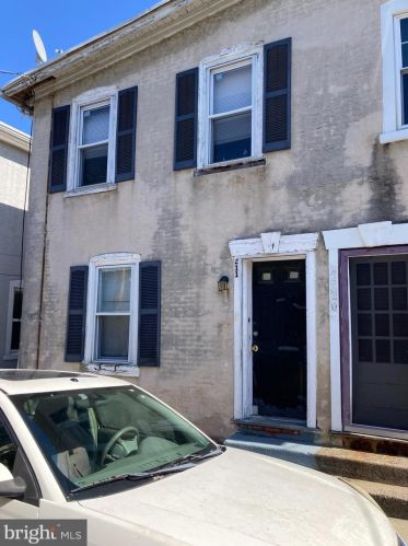 211 Sheas Ter, Ardmore, PA 19003-2724
