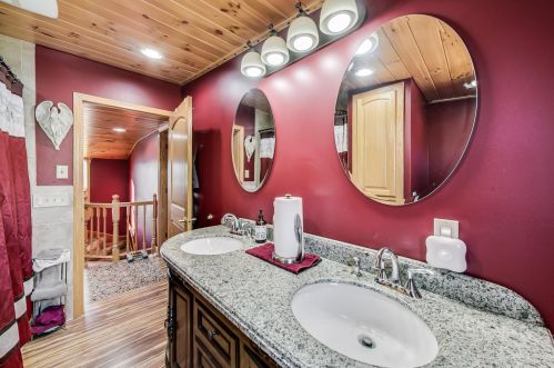 1831 Morgan Ave, Milwaukee WI 53207-3663 exterior