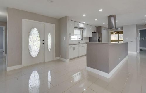 8296 33rd Ave, Saint Petersburg FL  33710-2218 exterior