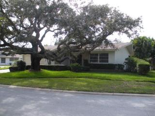 14522 Maplewood Dr, Largo, FL 33774-5023