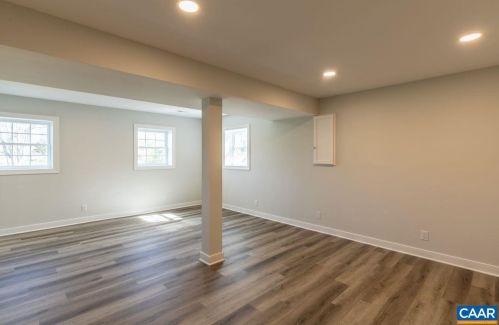 2514 Thomas Jefferson Pkwy, Bybee VA  22963-4808 exterior
