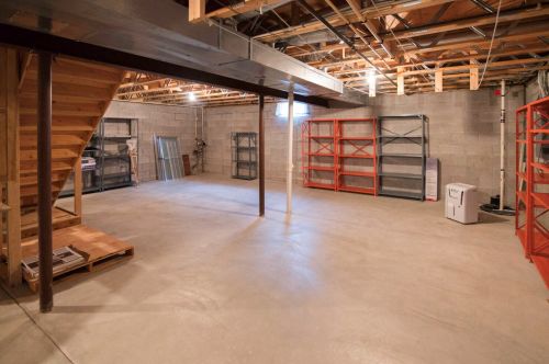 1912 Wexford Ln, Waukesha WI  53186-1252 exterior