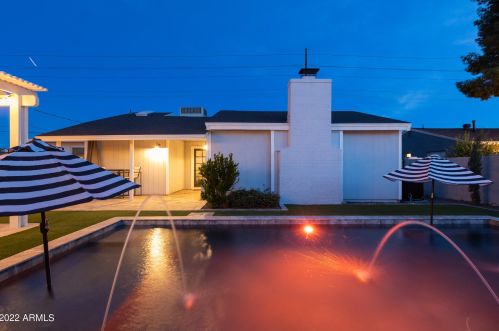 5744 12 St, Phoenix AZ 85086-7351 exterior