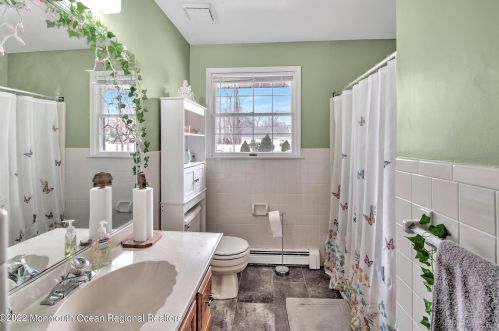 1311 Norwood St, Lacey NJ  08731-4105 exterior