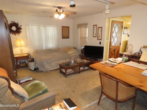 15 Mdw St, Adams MA  01220-1963 exterior